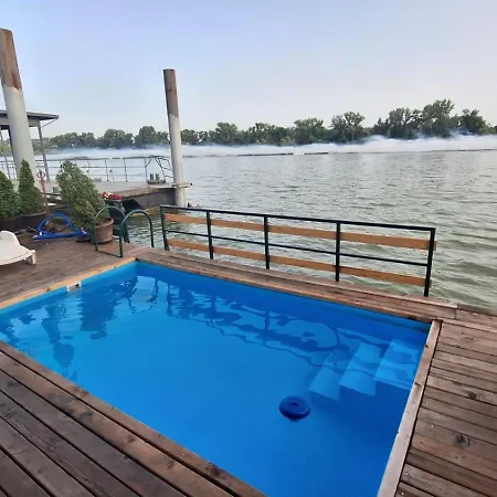 Splav Kalivarija *