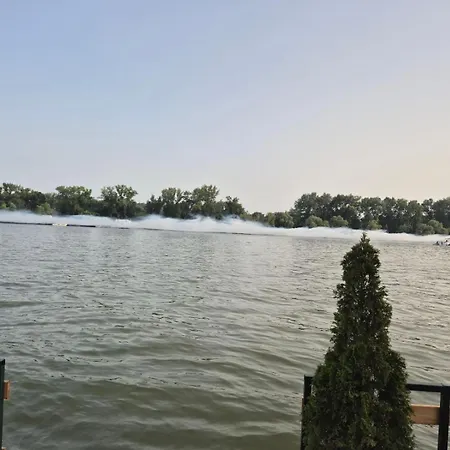 Splav Kalivarija Villa Belgrade