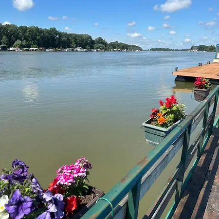 Splav Kalivarija Willa *