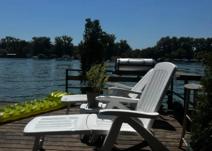 Splav Na Savi Kalivarija