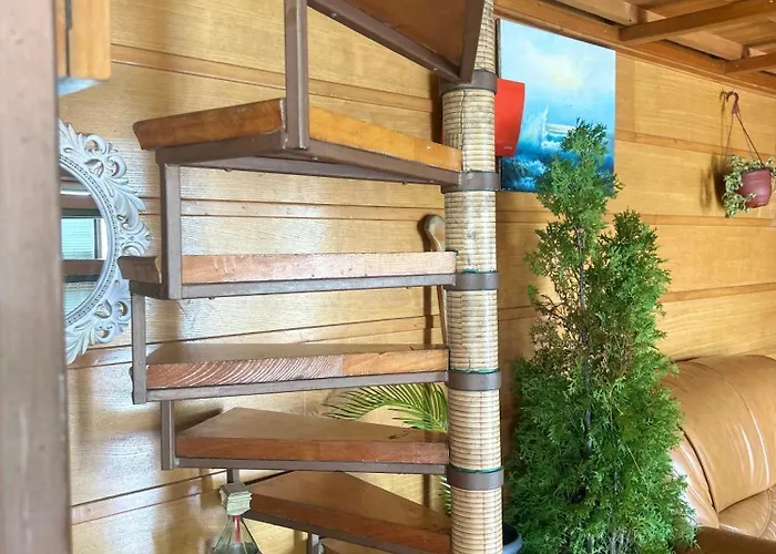 Splav Na Savi Kalivarija *