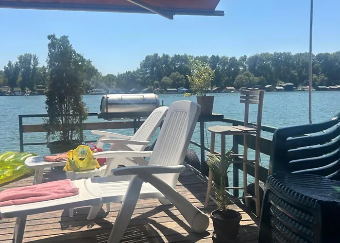 Splav Na Savi Kalivarija Willa