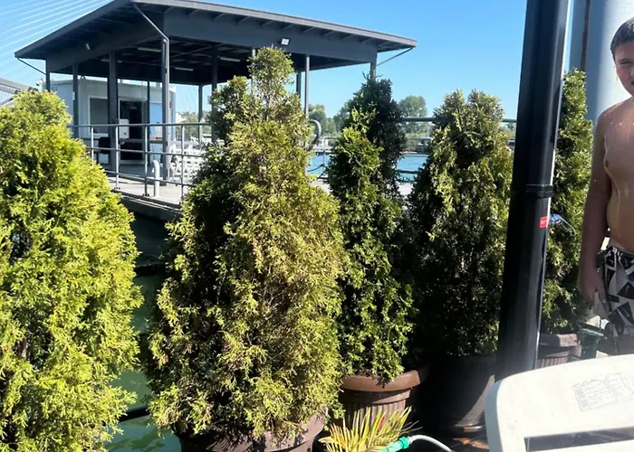 Splav Na Savi Kalivarija Willa