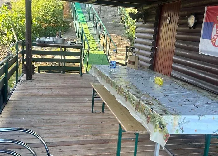 Splav Na Savi Kalivarija