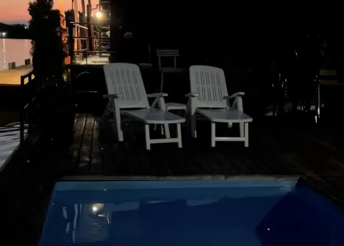 Splav Na Savi Kalivarija *