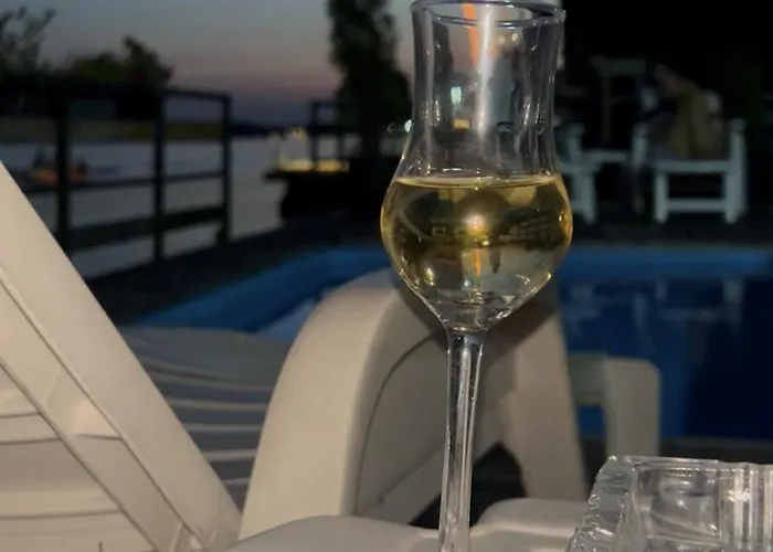 Splav Na Savi Kalivarija