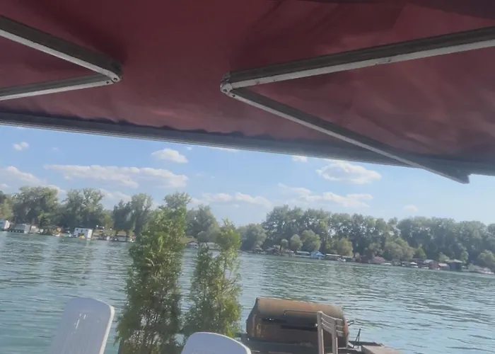 Splav Na Savi Kalivarija