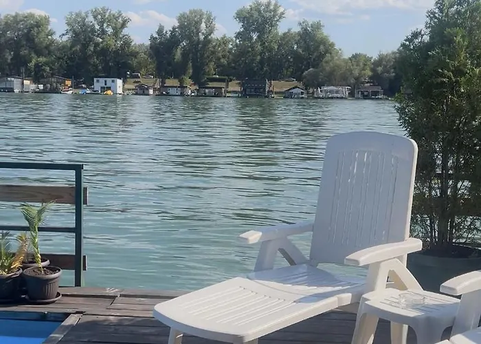 Willa Splav Na Savi Kalivarija Belgrad