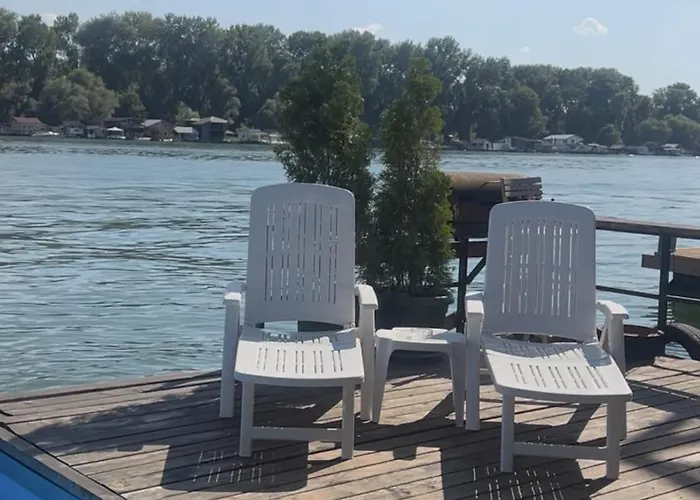 Splav Na Savi Kalivarija Willa