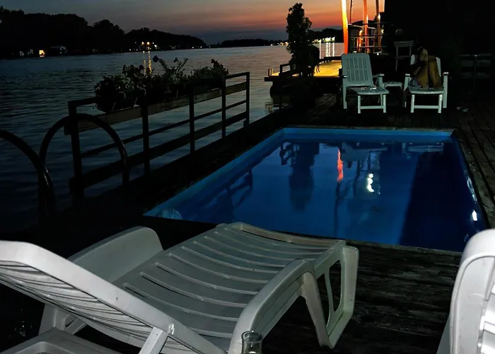 Splav Na Savi Kalivarija Willa *